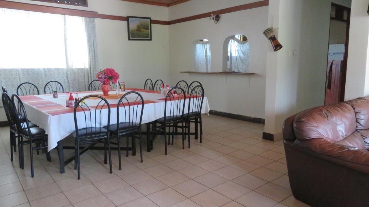 Global Village Hotel Pakwach Екстер'єр фото