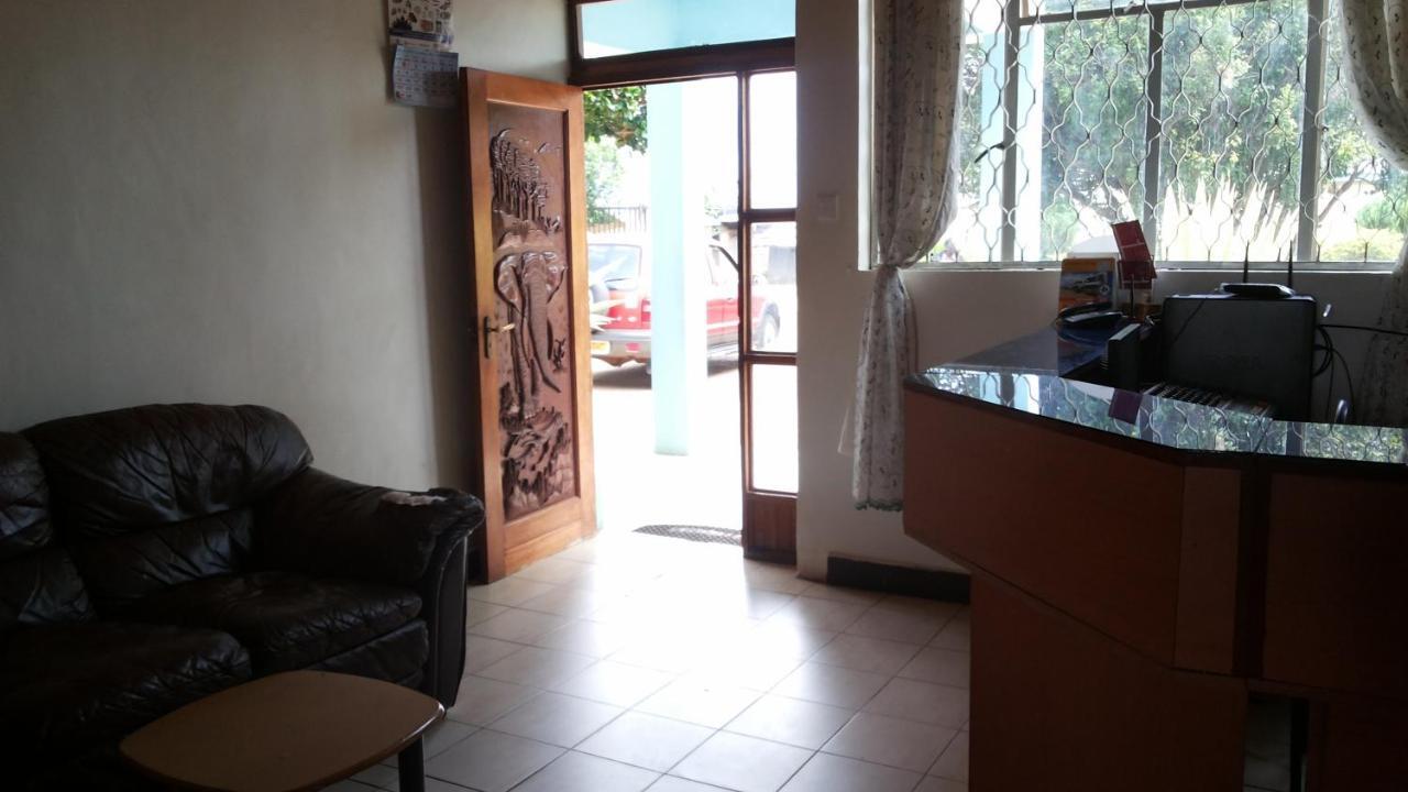 Global Village Hotel Pakwach Екстер'єр фото