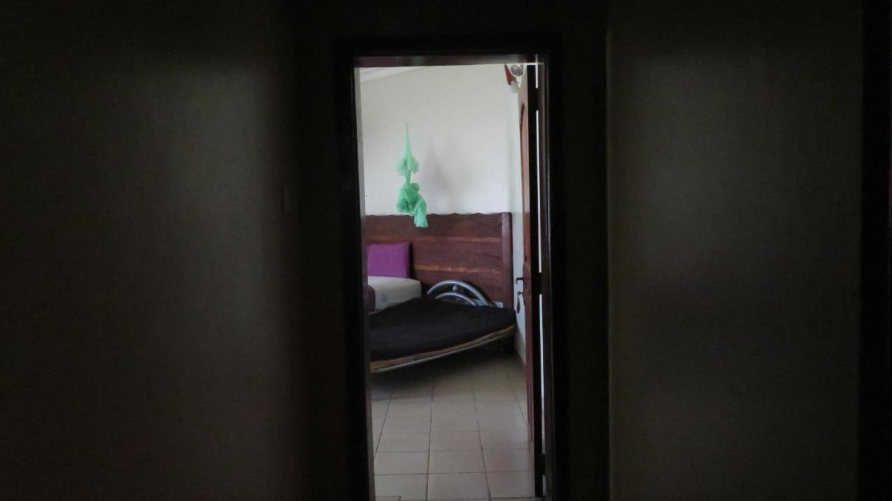 Global Village Hotel Pakwach Екстер'єр фото