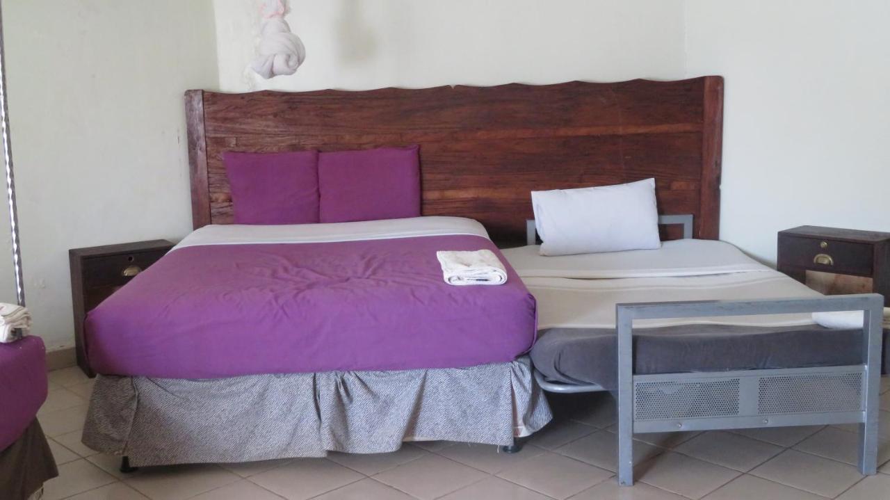 Global Village Hotel Pakwach Екстер'єр фото