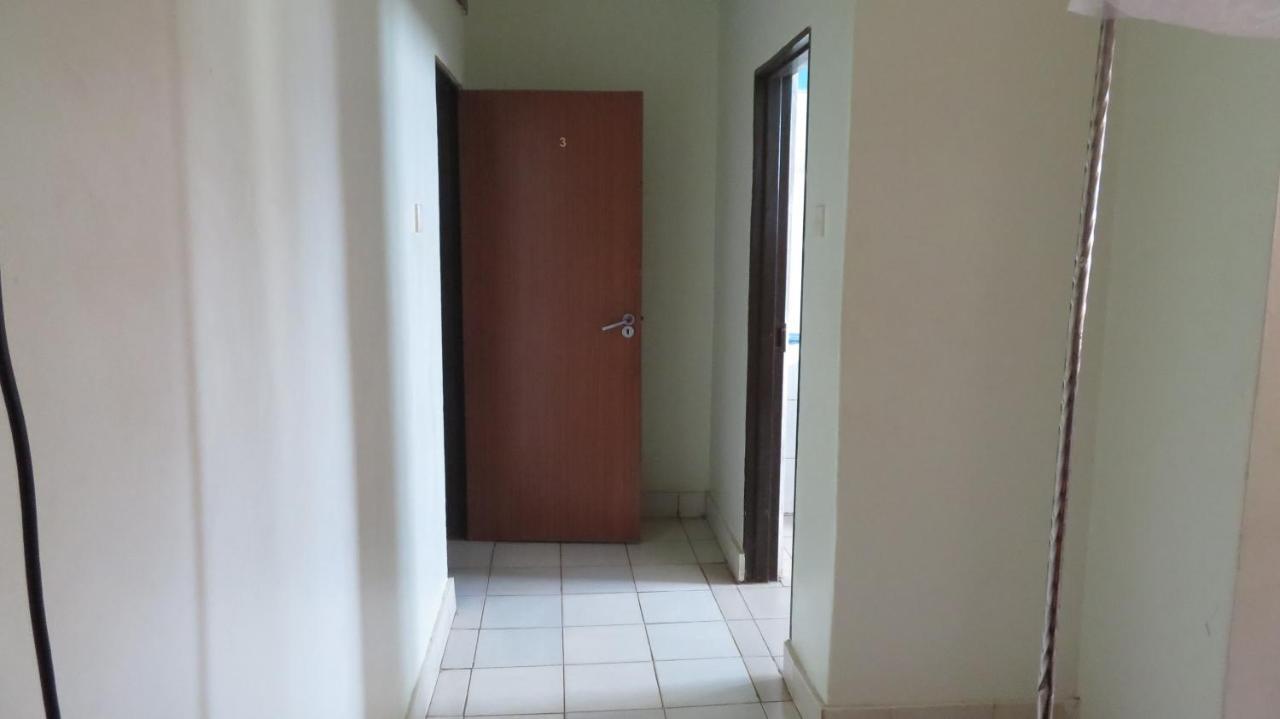 Global Village Hotel Pakwach Екстер'єр фото